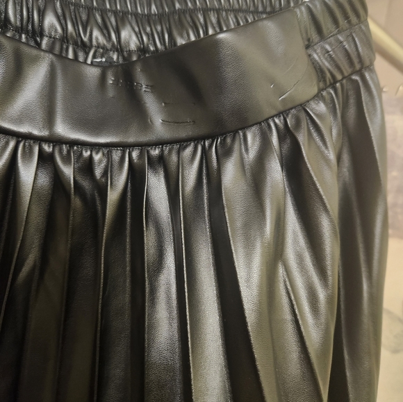 Skirt - Picture 5 of 5
